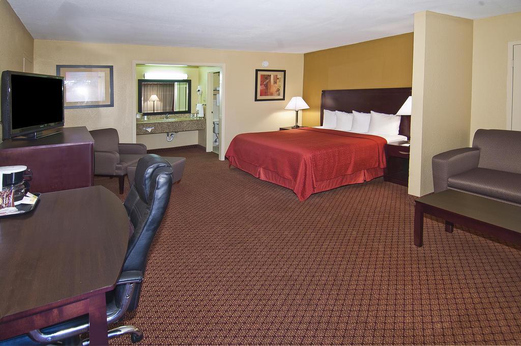 Quality Inn & Suites Baton Rouge West - Port Allen Exterior foto